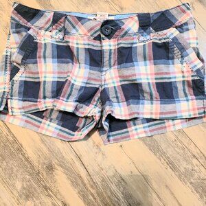 SO Plaid Low Rise Shorts Size 5